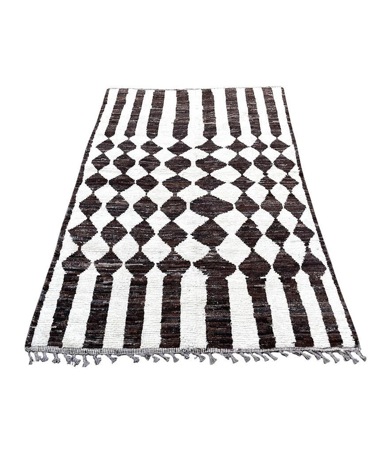 A vintage handmade Beni Ouarian diamond chequerboard and line pattern, Berber rug